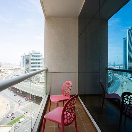 RH- Burj Al Nujoom, Downtown, trendy studio near Dubai Mall Zewnętrze zdjęcie